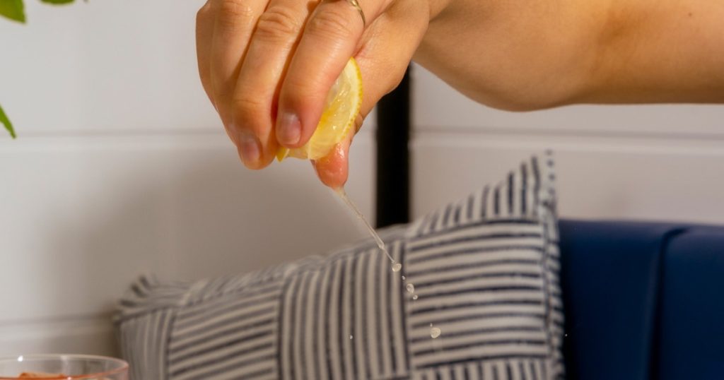 Greek lemon sauce